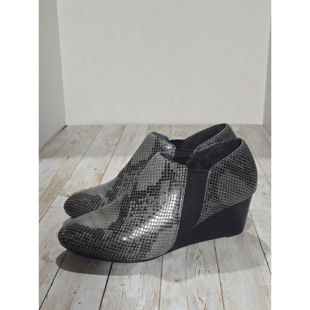 Vionic Ladies Gray Snakeskin Elevated Stanton Wed… - image 3